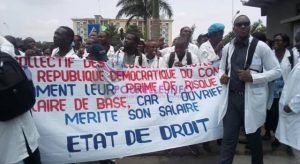 Medecins protestant pour leur prise en charge